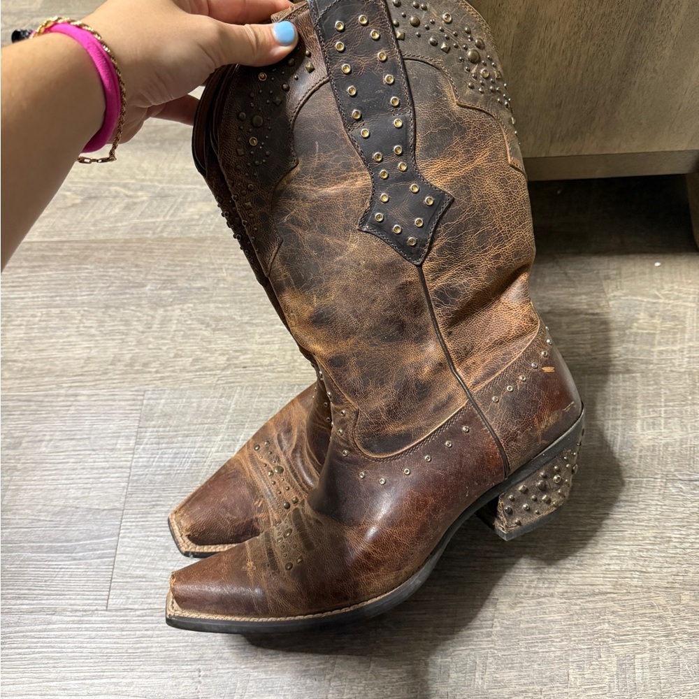 -SOLD- Ariat Brown Leather Boots